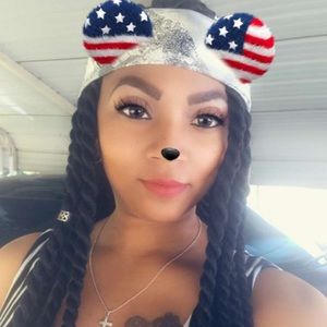 Meet your Posher, Brittney